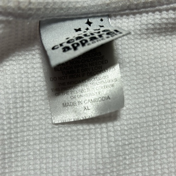 Oklahoma State Cowboys ladies, V-neck T-shirt, heavy net size XL gently used - Picture 5 of 5